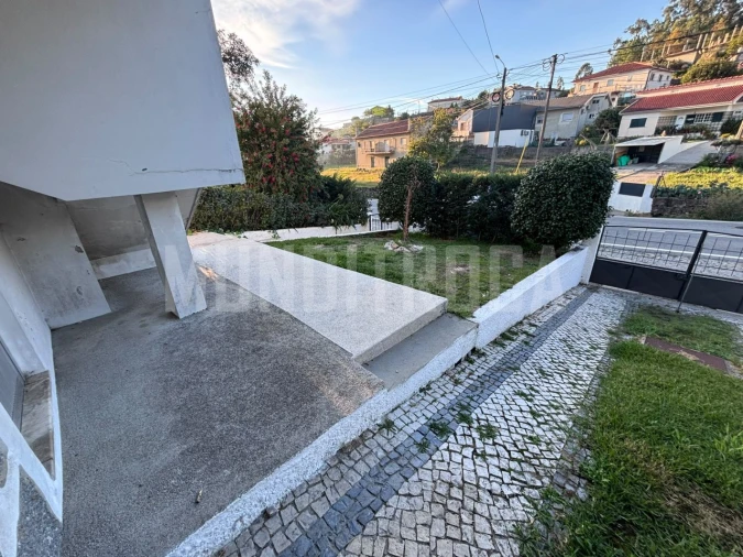 Moradia T3 para Venda em Espinho Foto 17