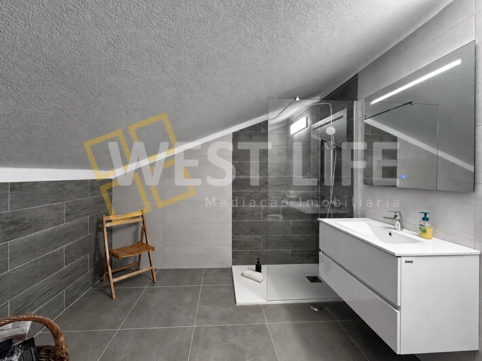 Moradia T5 para Venda em São Pedro da Cadeira Foto 26