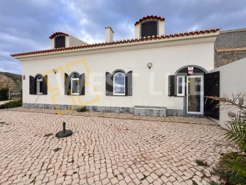 Moradia T5 para Venda em São Pedro da Cadeira