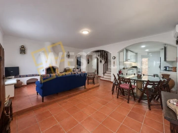 Moradia T5 para Venda em São Pedro da Cadeira