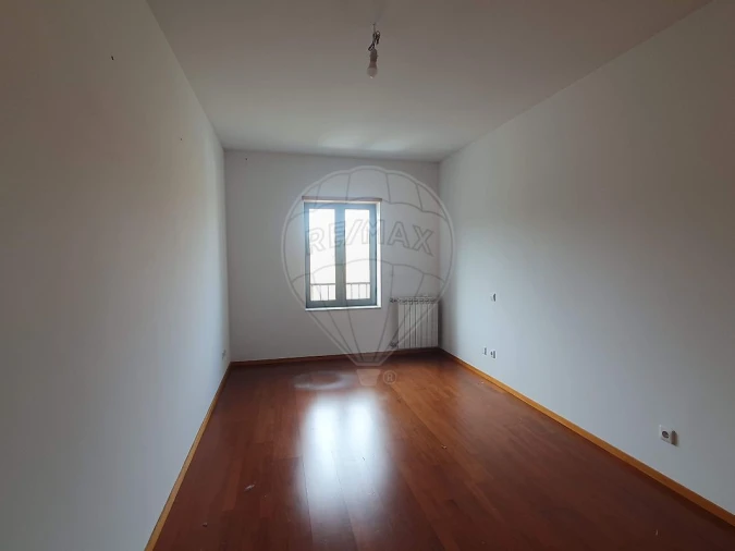 Apartamento T3 para Venda em Oliveira do Douro Foto 12