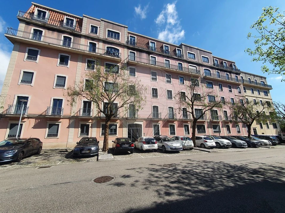 Apartamento T3 para Venda em Oliveira do Douro Foto 3