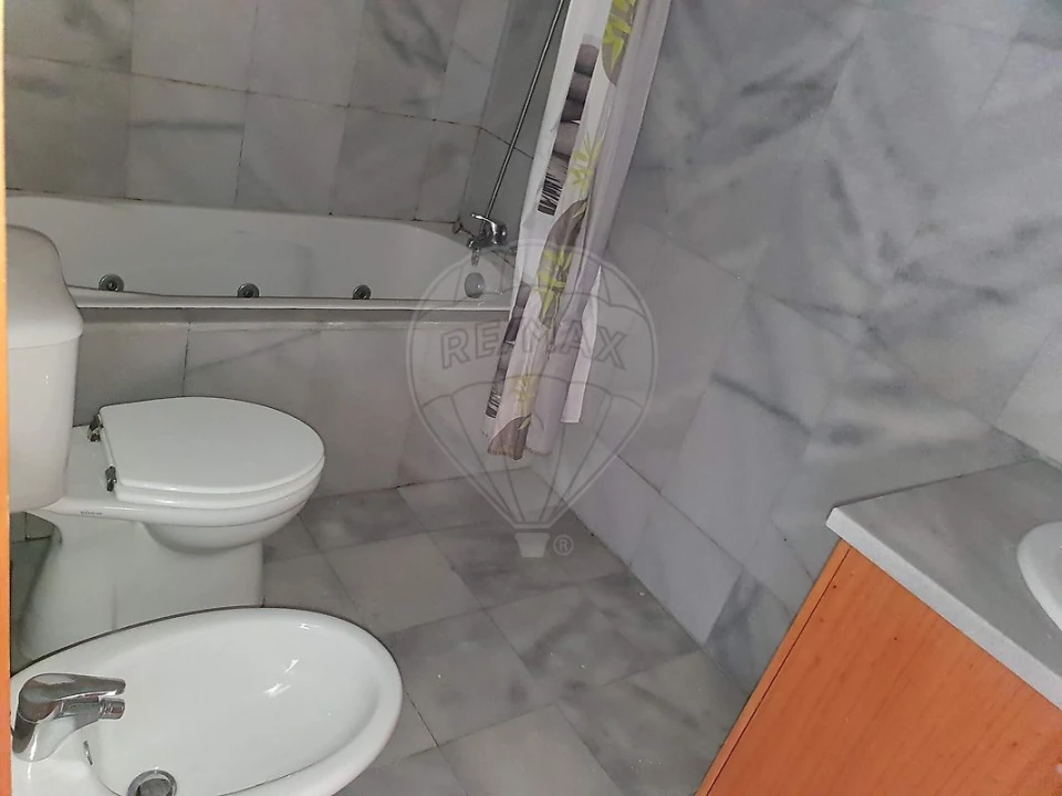 Apartamento T3 para Venda em Oliveira do Douro Foto 16