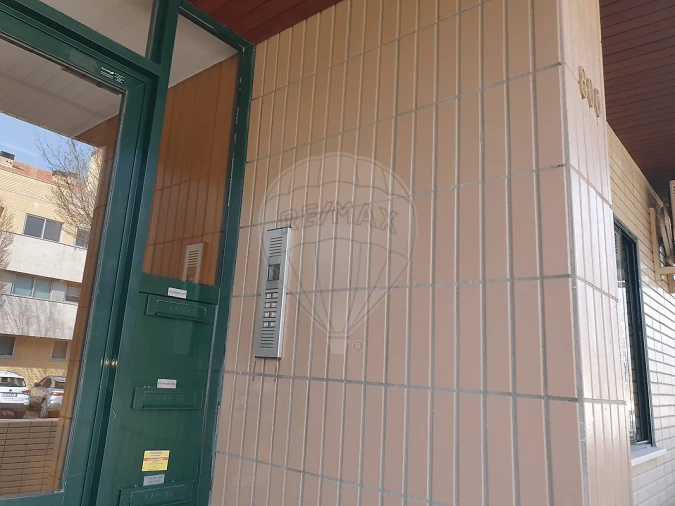 Apartamento T1 para Venda em Gulpilhares e Valadares Foto 5