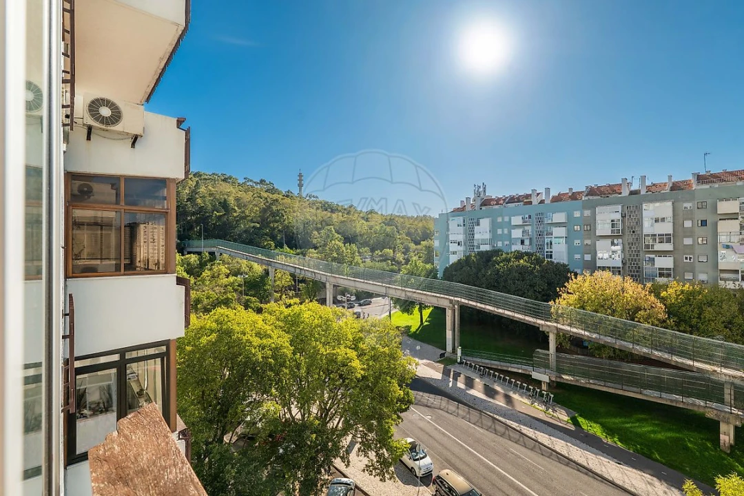 Apartamento T4 para Venda em São Domingos de Benfica Foto 1