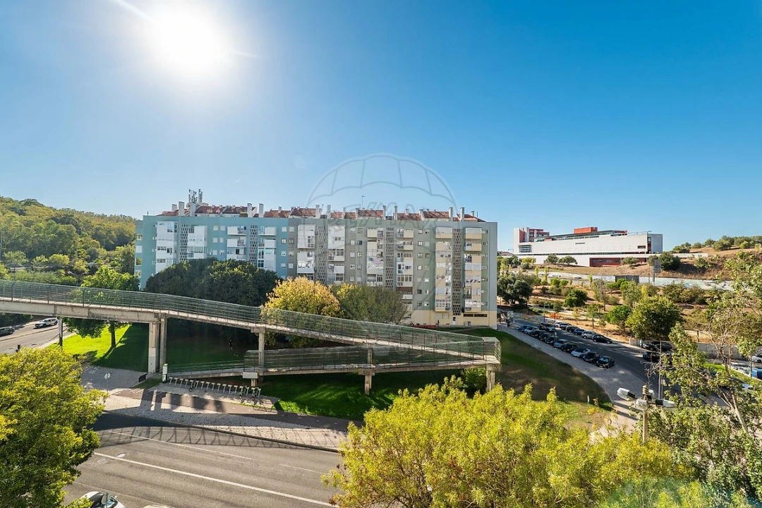 Apartamento T4 para Venda em São Domingos de Benfica Foto 2