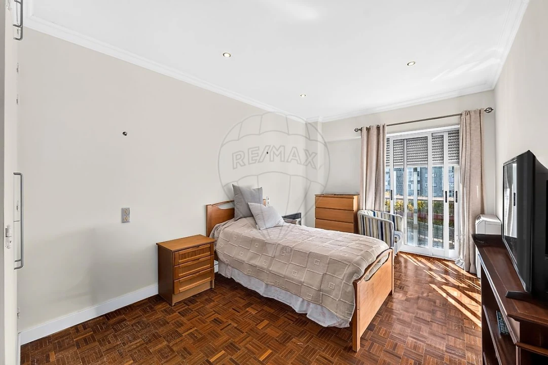Apartamento T4 para Venda em São Domingos de Benfica Foto 18