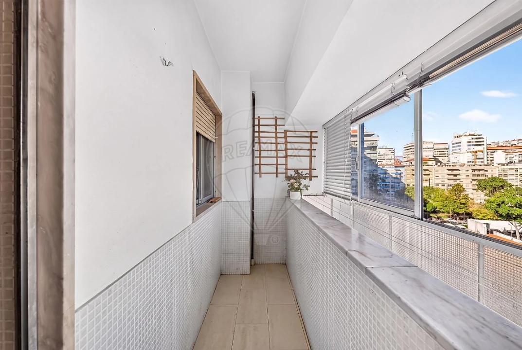 Apartamento T4 para Venda em São Domingos de Benfica Foto 16