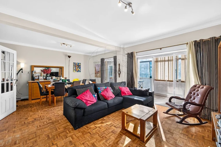 Apartamento T4 para Venda em São Domingos de Benfica Foto 36