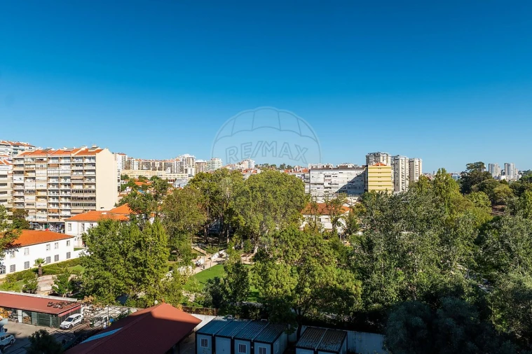 Apartamento T4 para Venda em São Domingos de Benfica Foto 3