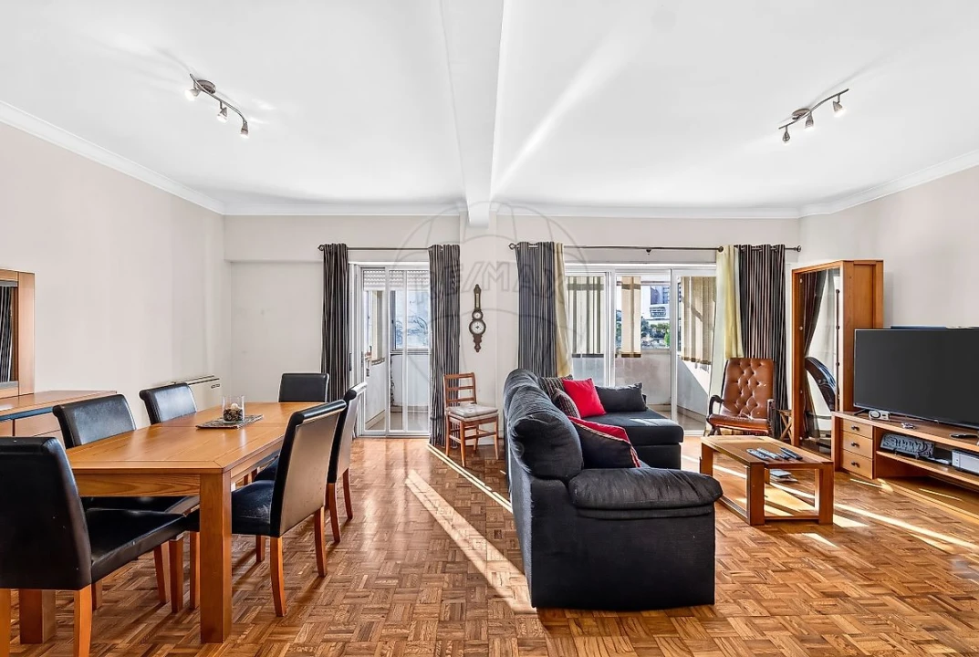 Apartamento T4 para Venda em São Domingos de Benfica Foto 30