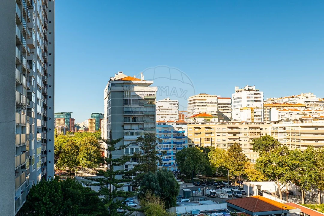 Apartamento T4 para Venda em São Domingos de Benfica Foto 6