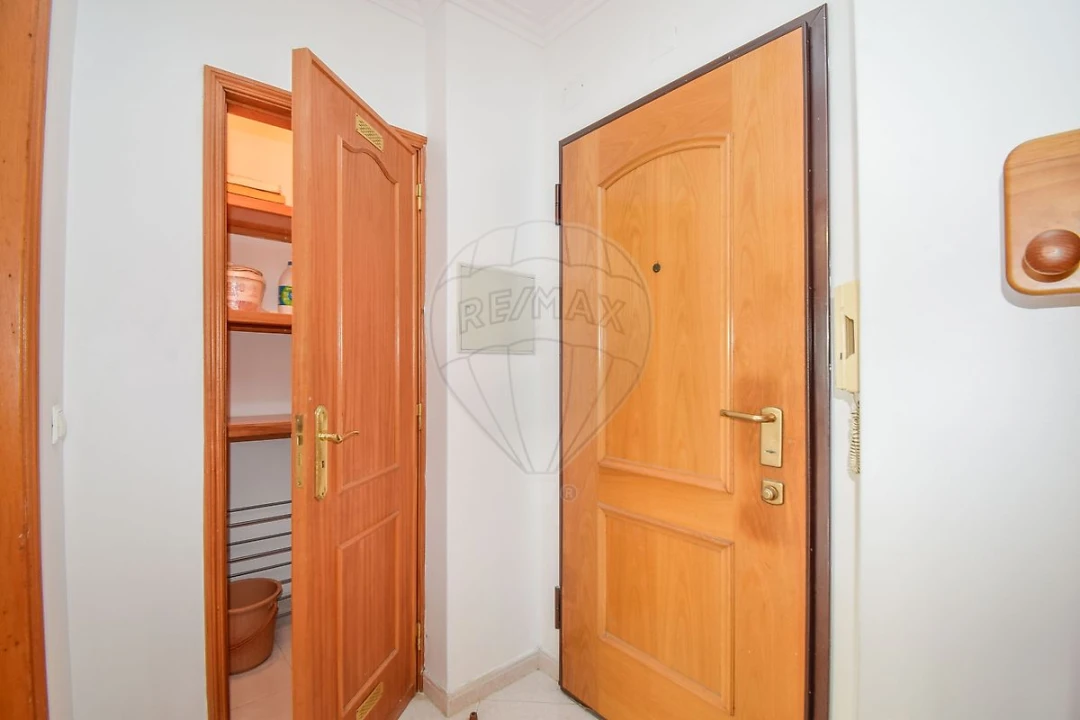 Apartamento T1 para Arrendamento em Cacém e São Marcos Foto 5
