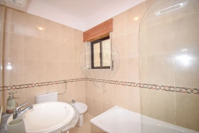 Apartamento T1 para Arrendamento em Cacém e São Marcos