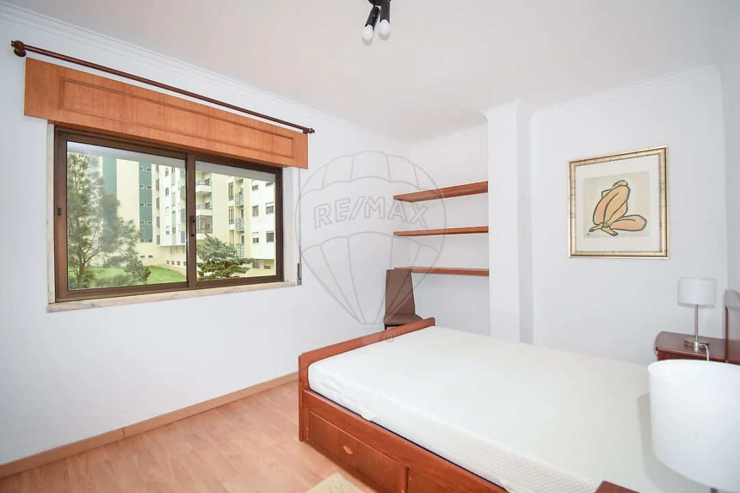 Apartamento T1 para Arrendamento em Cacém e São Marcos Foto 18