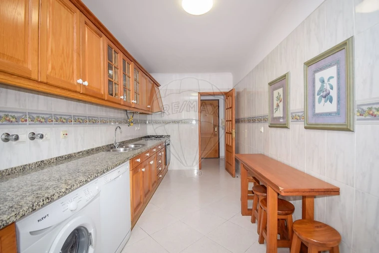 Apartamento T1 para Arrendamento em Cacém e São Marcos Foto 8