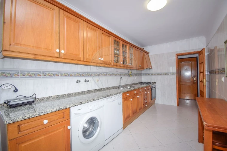 Apartamento T1 para Arrendamento em Cacém e São Marcos Foto 9