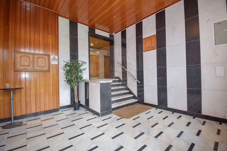 Apartamento T1 para Arrendamento em Cacém e São Marcos Foto 3