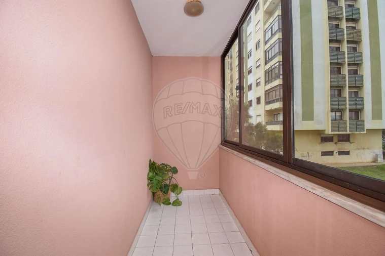 Apartamento T1 para Arrendamento em Cacém e São Marcos Foto 16
