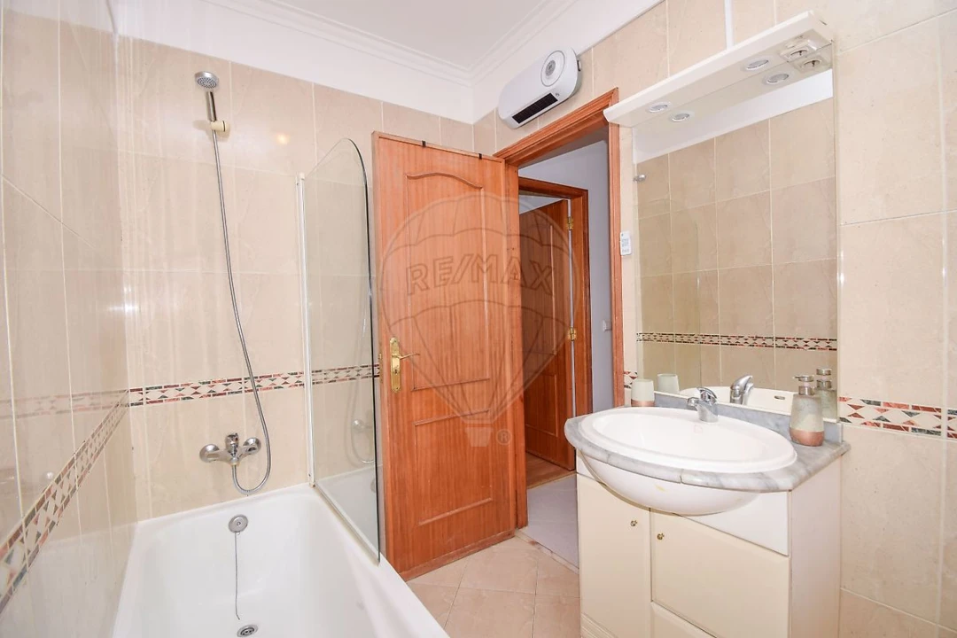 Apartamento T1 para Arrendamento em Cacém e São Marcos Foto 22
