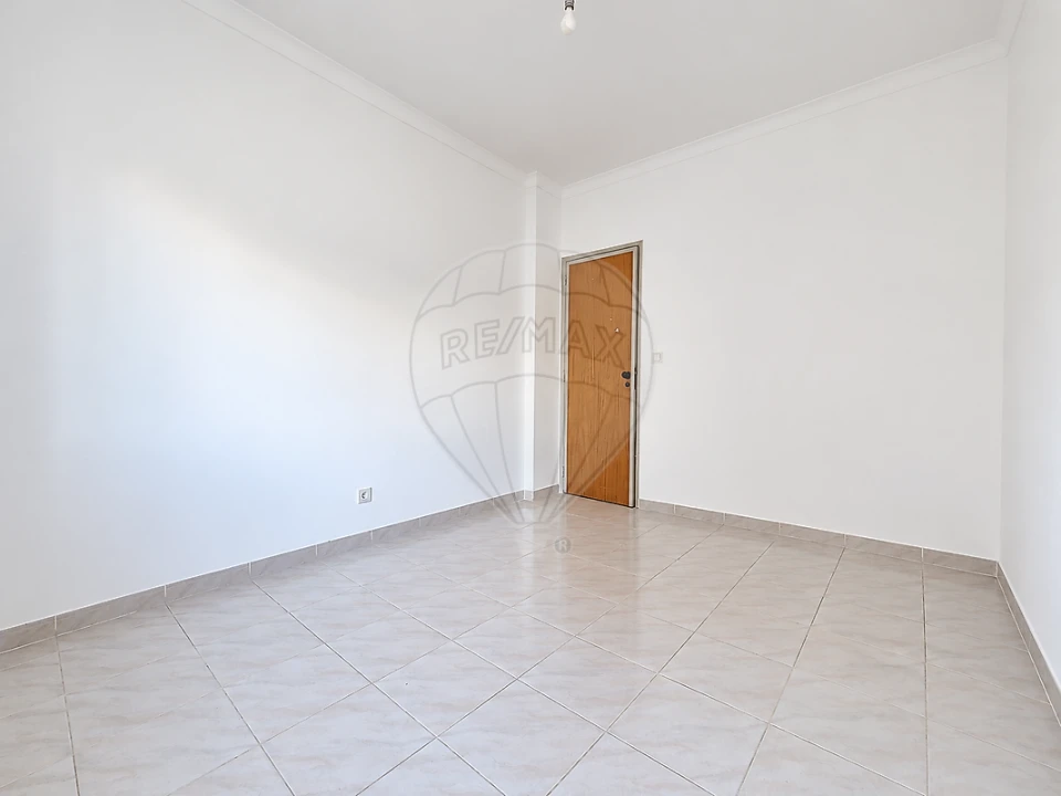 Apartamento T3 para Venda em Vialonga Foto 9