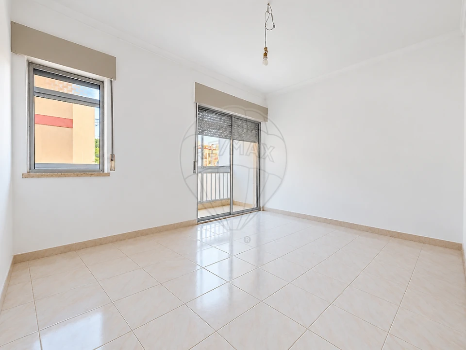 Apartamento T3 para Venda em Vialonga Foto 30