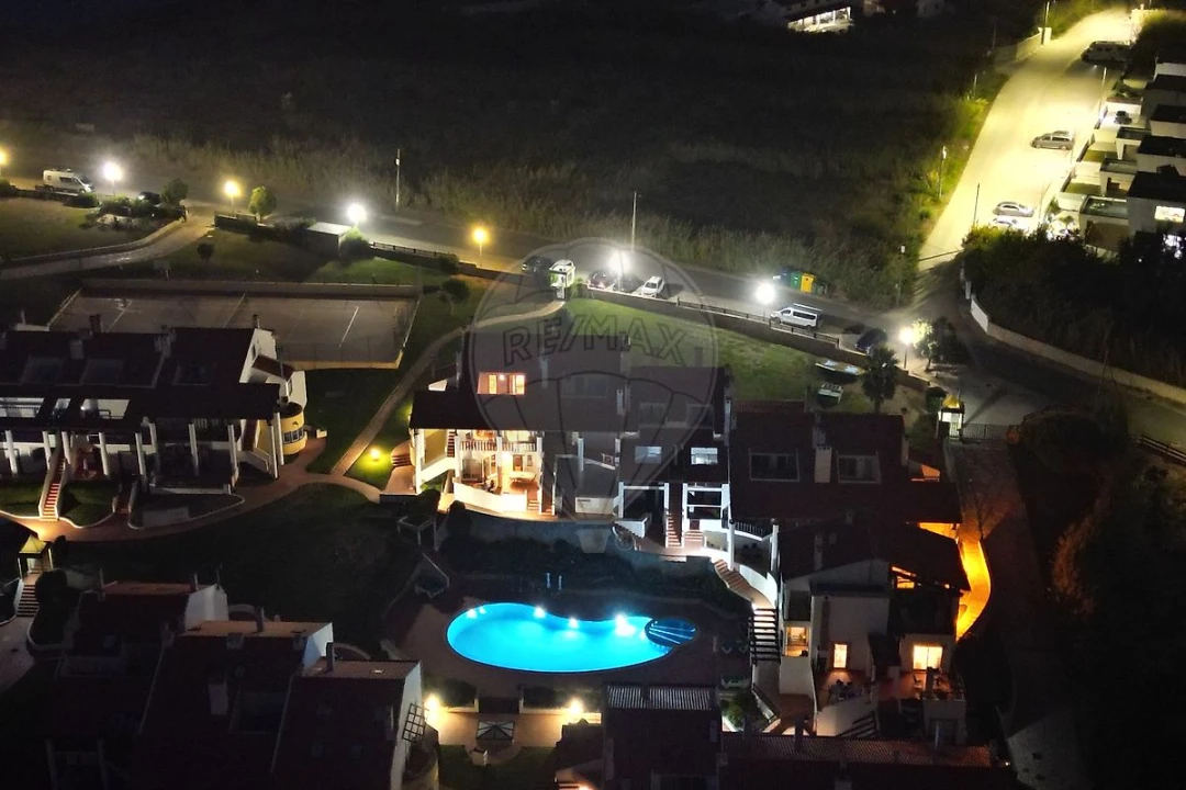 Apartamento T2 para Venda em São Martinho do Porto Foto 29