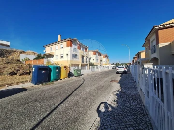 Terreno para Venda em Carregado e Cadafais