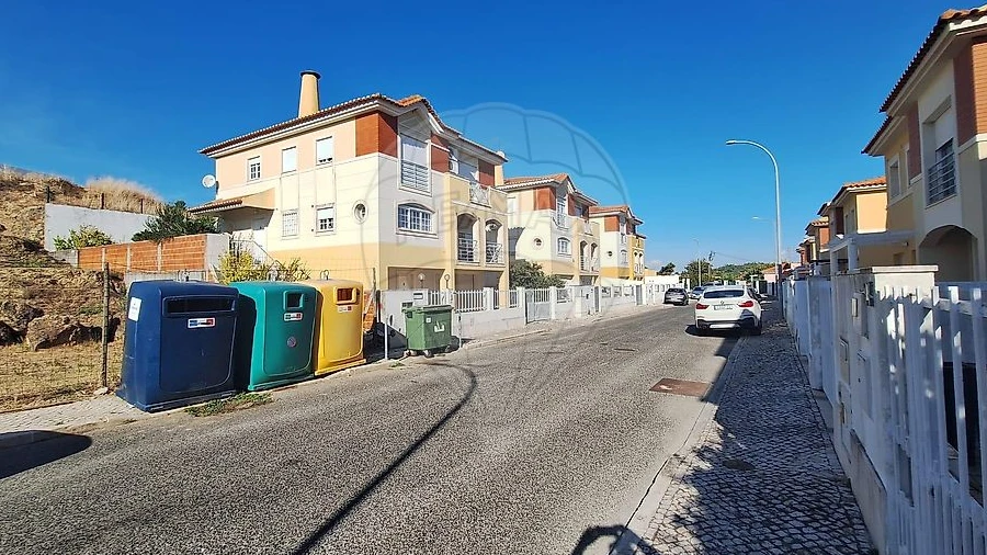 Terreno para Venda em Carregado e Cadafais