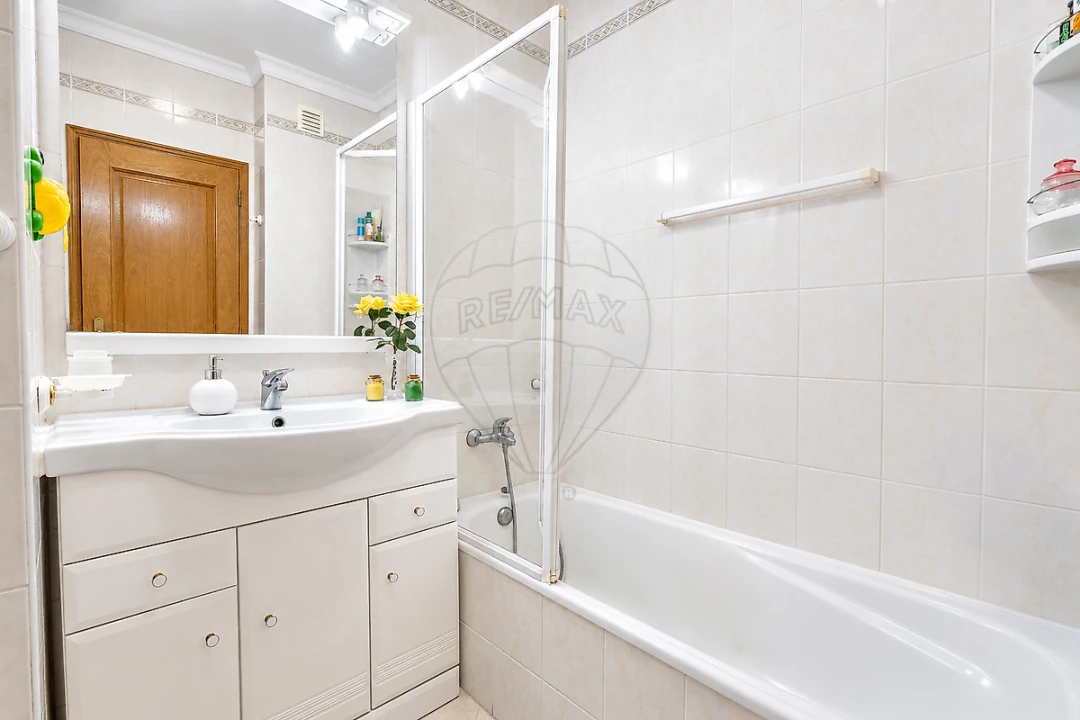 Apartamento T2 para Venda em Armação de Pera Foto 17