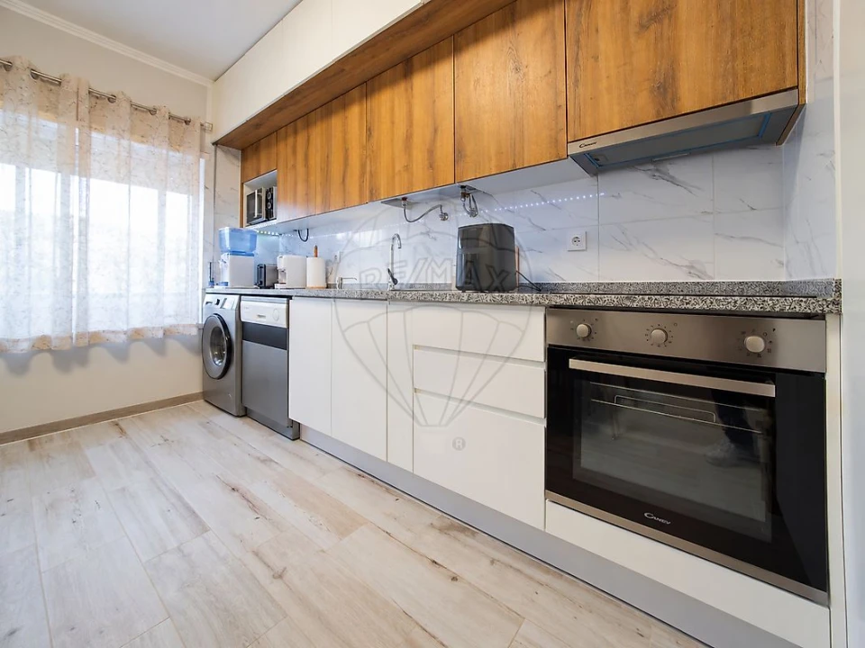 Apartamento T2 para Venda em Ota Foto 9