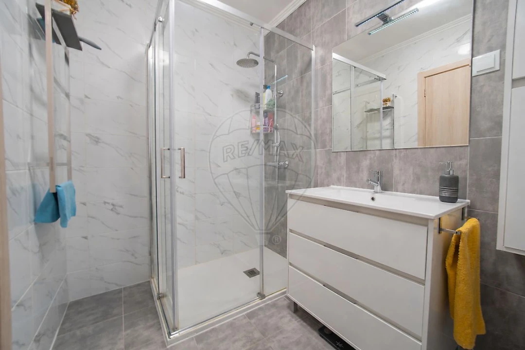 Apartamento T2 para Venda em Ota Foto 16