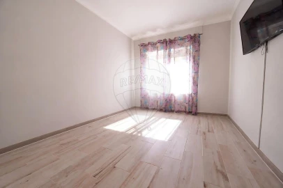 Apartamento T2 para Venda em Ota