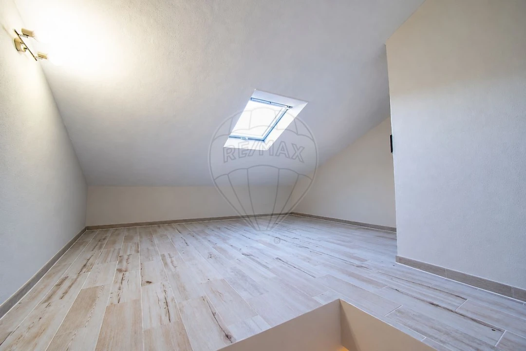Apartamento T2 para Venda em Ota Foto 18