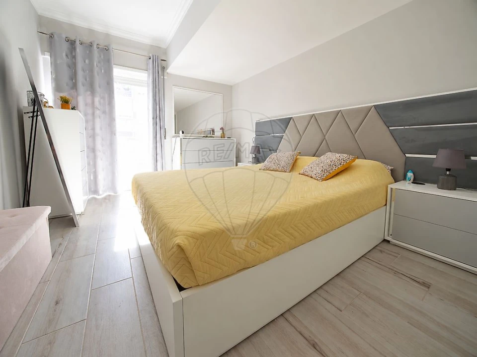 Apartamento T2 para Venda em Ota Foto 14