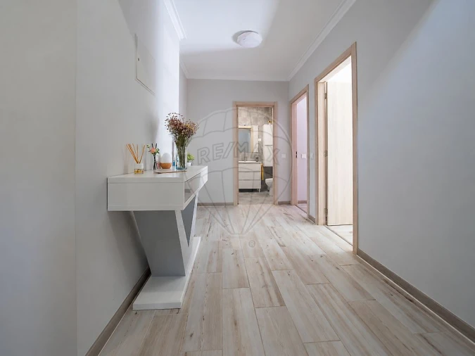 Apartamento T2 para Venda em Ota Foto 11