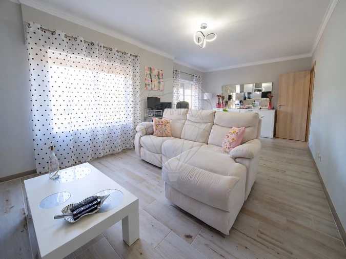 Apartamento T2 para Venda em Ota Foto 3