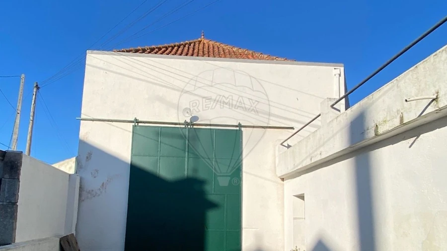 Armazém para Arrendamento em Carnota