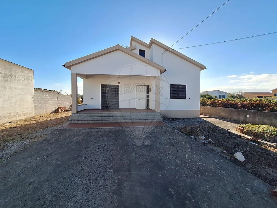 Moradia T2 para Venda em Abrigada e Cabanas de Torres Foto 1