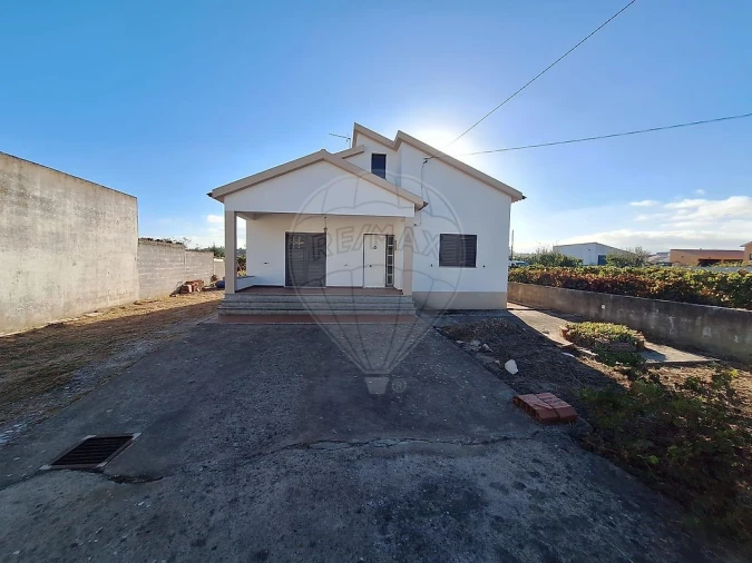 Moradia T2 para Venda em Abrigada e Cabanas de Torres Foto 3