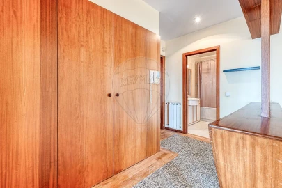 Apartamento T2 para Arrendamento em Santa Marinha e São Pedro da Afurada