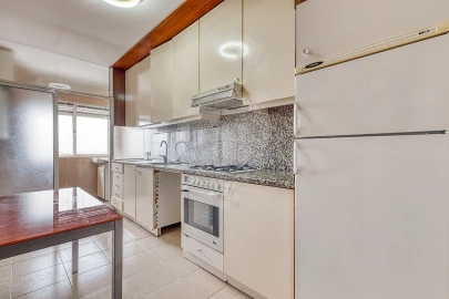 Apartamento T2 para Arrendamento em Santa Marinha e São Pedro da Afurada