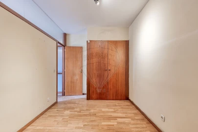 Apartamento T2 para Arrendamento em Santa Marinha e São Pedro da Afurada
