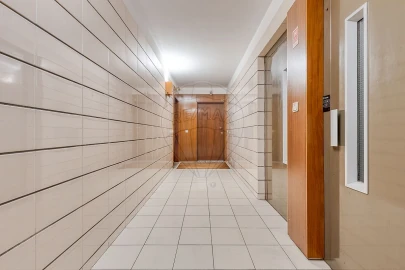 Apartamento T2 para Arrendamento em Santa Marinha e São Pedro da Afurada