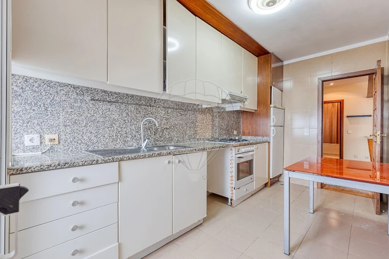 Apartamento T2 para Arrendamento em Santa Marinha e São Pedro da Afurada Foto 3