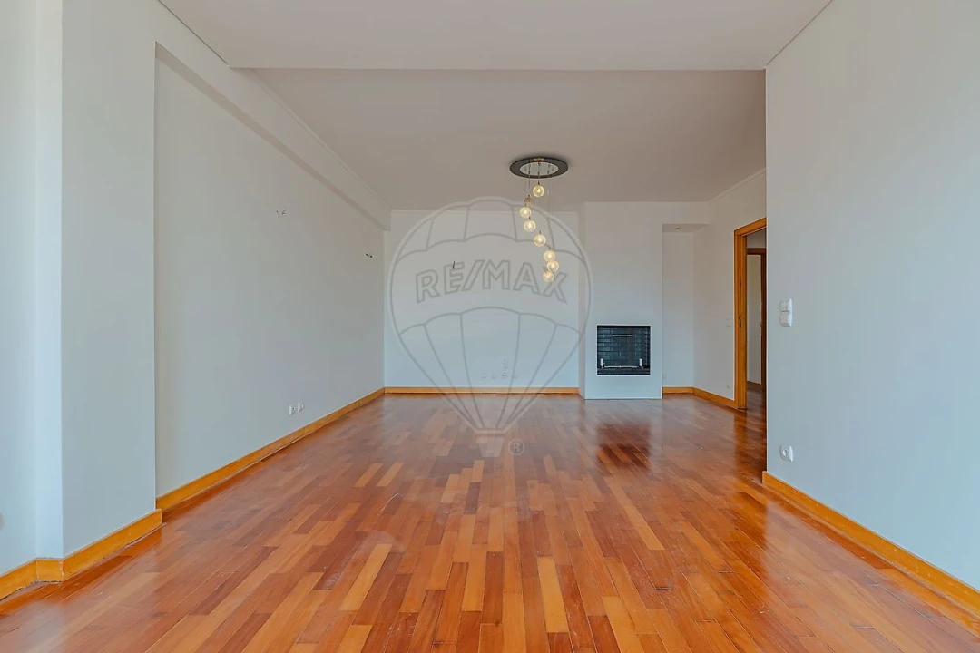 Apartamento T4 para Arrendamento em Matosinhos e Leça da Palmeira Foto 3