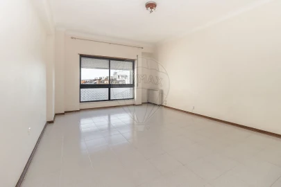 Apartamento T2 para Arrendamento em Barreiro e Lavradio