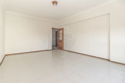 Apartamento T2 para Arrendamento em Barreiro e Lavradio