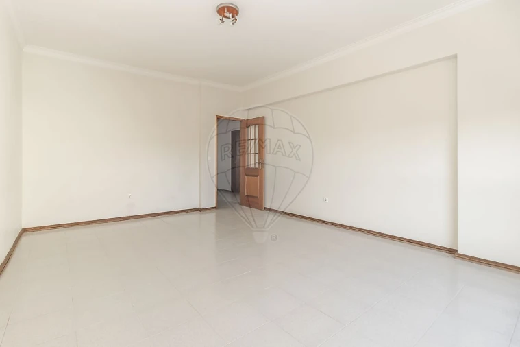 Apartamento T2 para Arrendamento em Barreiro e Lavradio Foto 10