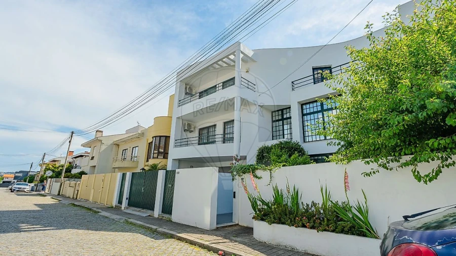 Moradia T4 para Venda em Cidade da Maia